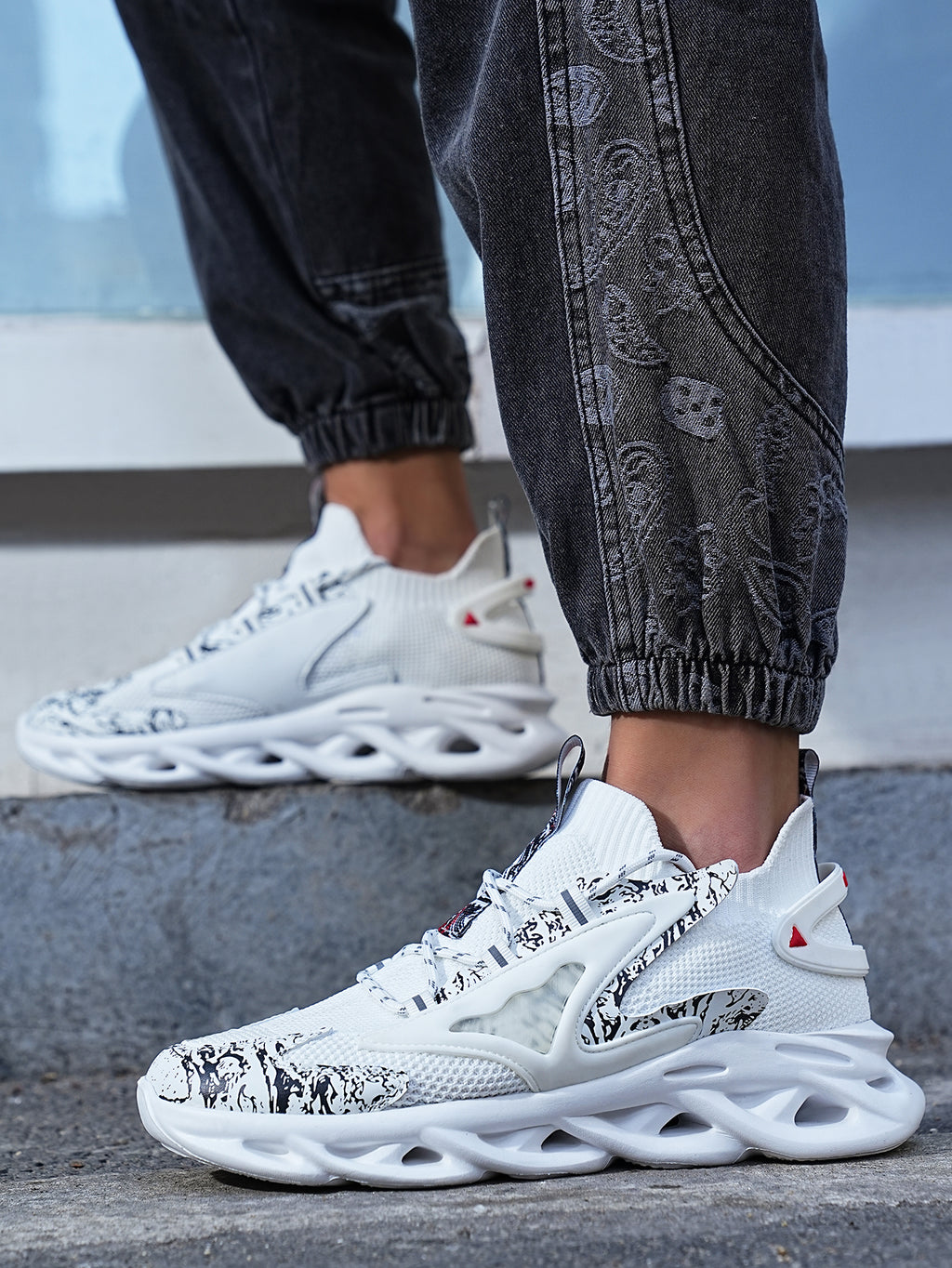 2025 Men's Mesh Sneakers - Beige Breathable Knit Upper, Multicolor Accent, Lightweight Comfortable Wavy Sole Casual Athletic Shoes