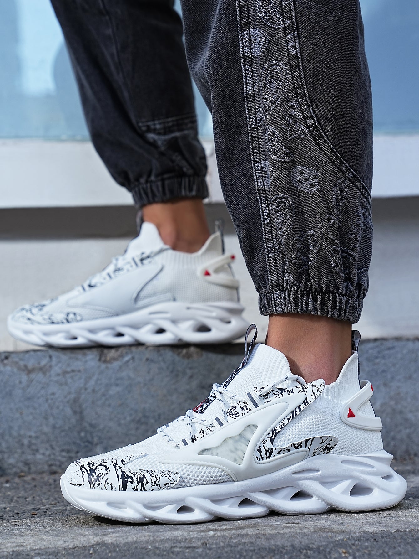 2025 Men's Mesh Sneakers - Beige Breathable Knit Upper, Multicolor Accent, Lightweight Comfortable Wavy Sole Casual Athletic Shoes