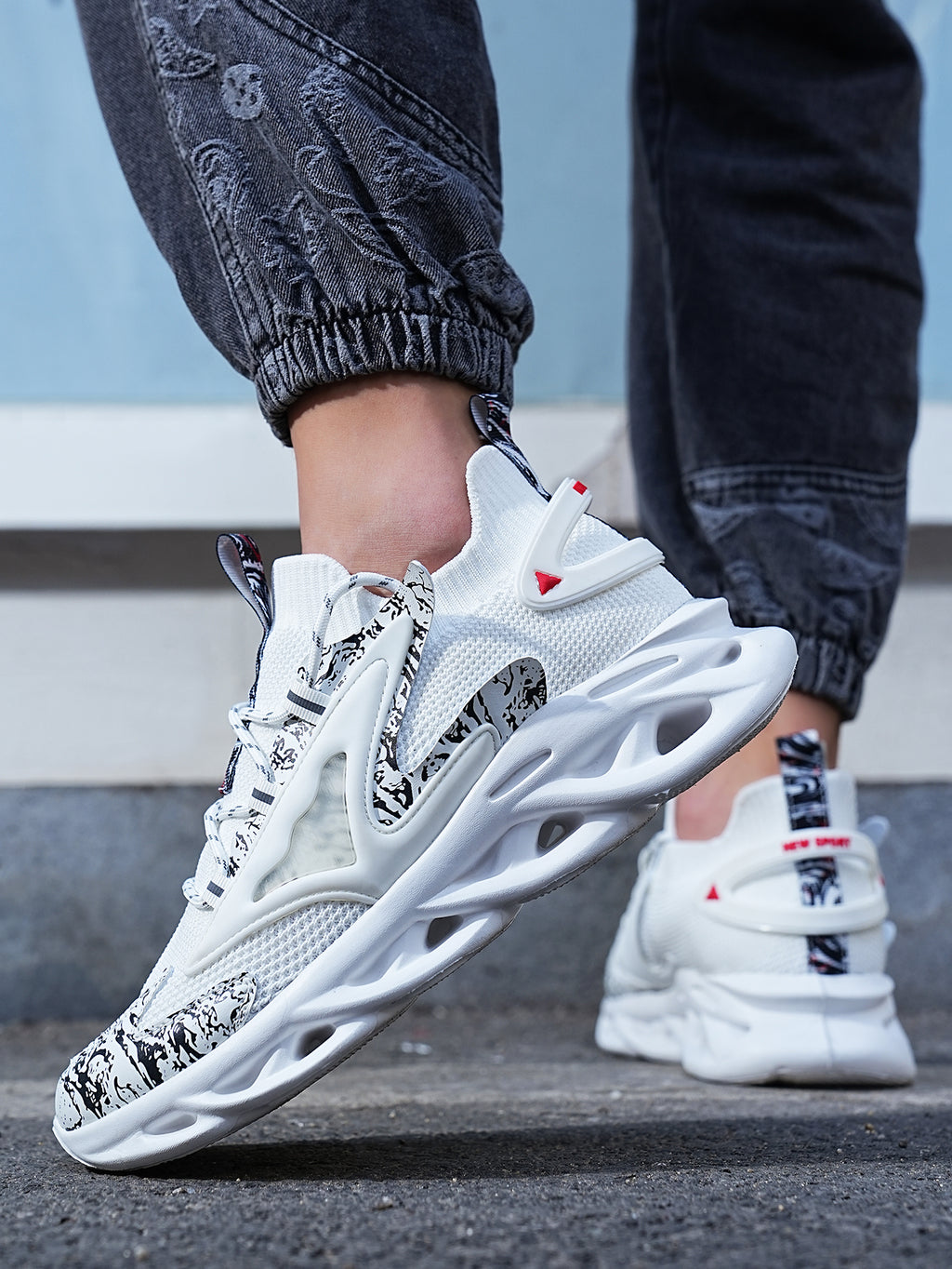 2025 Men's Mesh Sneakers - Beige Breathable Knit Upper, Multicolor Accent, Lightweight Comfortable Wavy Sole Casual Athletic Shoes