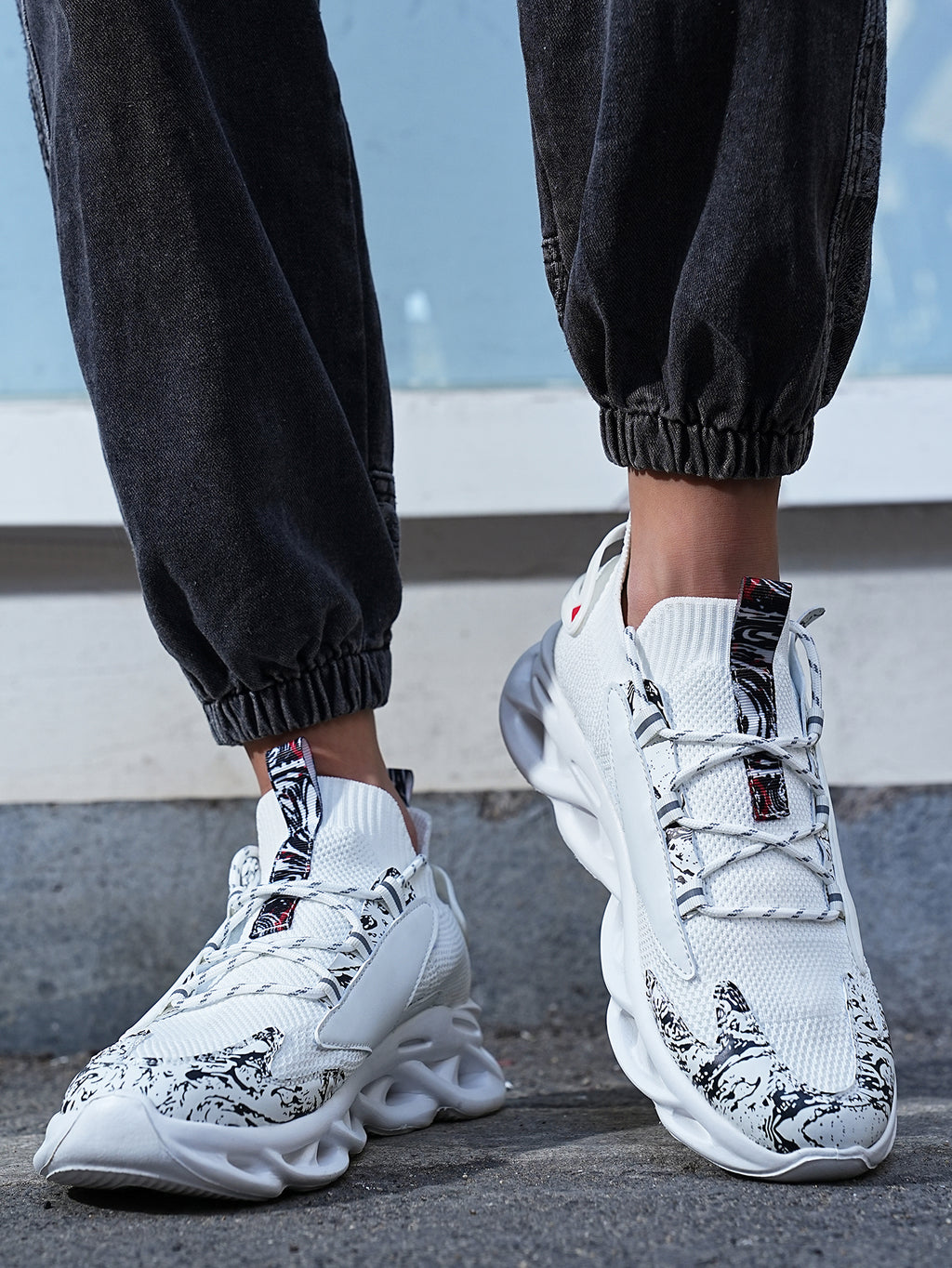 2025 Men's Mesh Sneakers - Beige Breathable Knit Upper, Multicolor Accent, Lightweight Comfortable Wavy Sole Casual Athletic Shoes