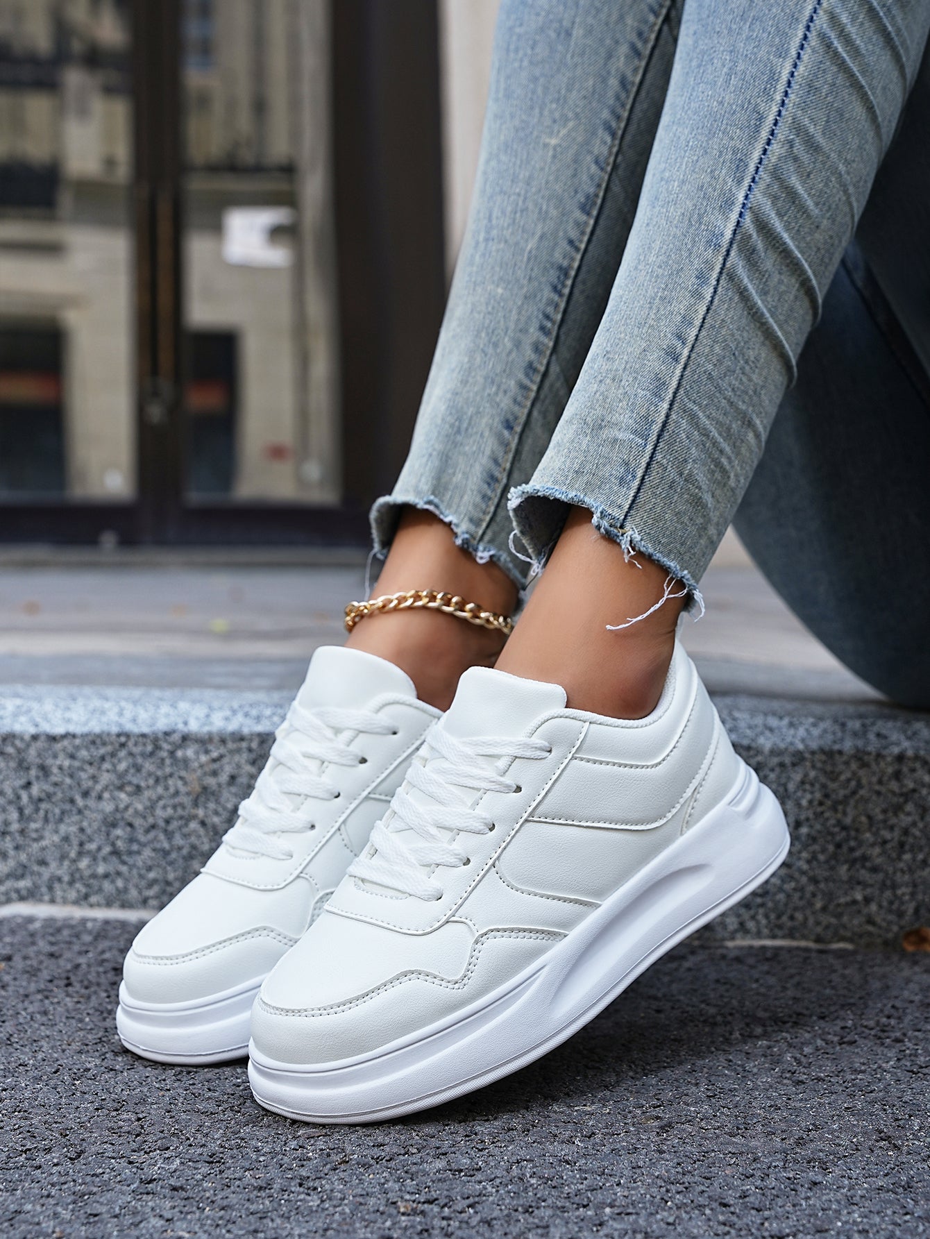 2025 Trendy Men's Color-Block Sneakers - White and Gray Casual Low-Top Shoes with Comfortable Fit for Streetwear