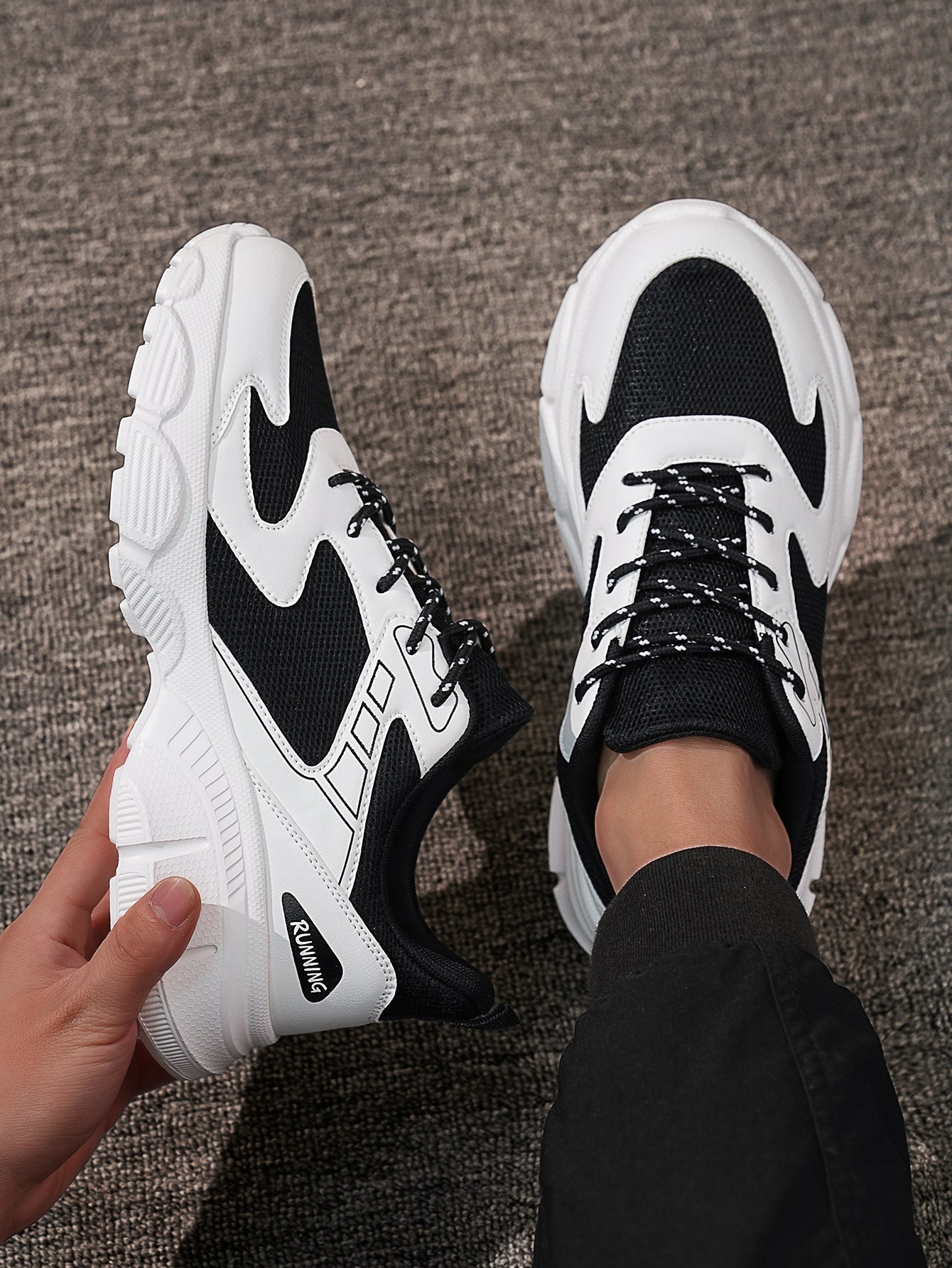 Men's Black White Chunky Sole Dad Sneakers Fashion Casual Comfortable Platform Running Shoes