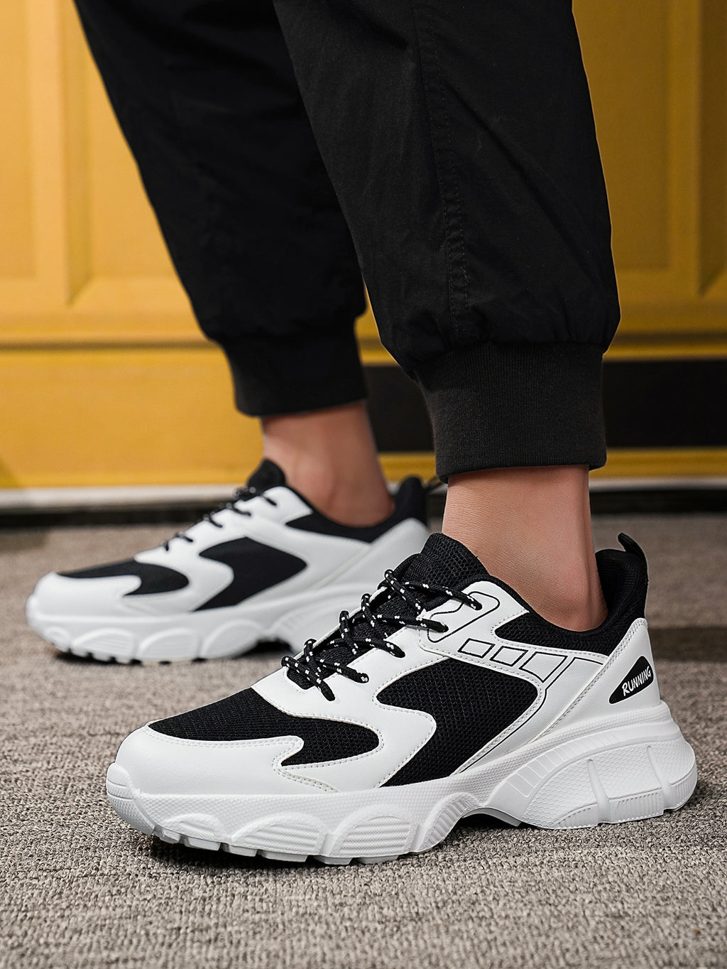 Men's Black White Chunky Sole Dad Sneakers Fashion Casual Comfortable Platform Running Shoes