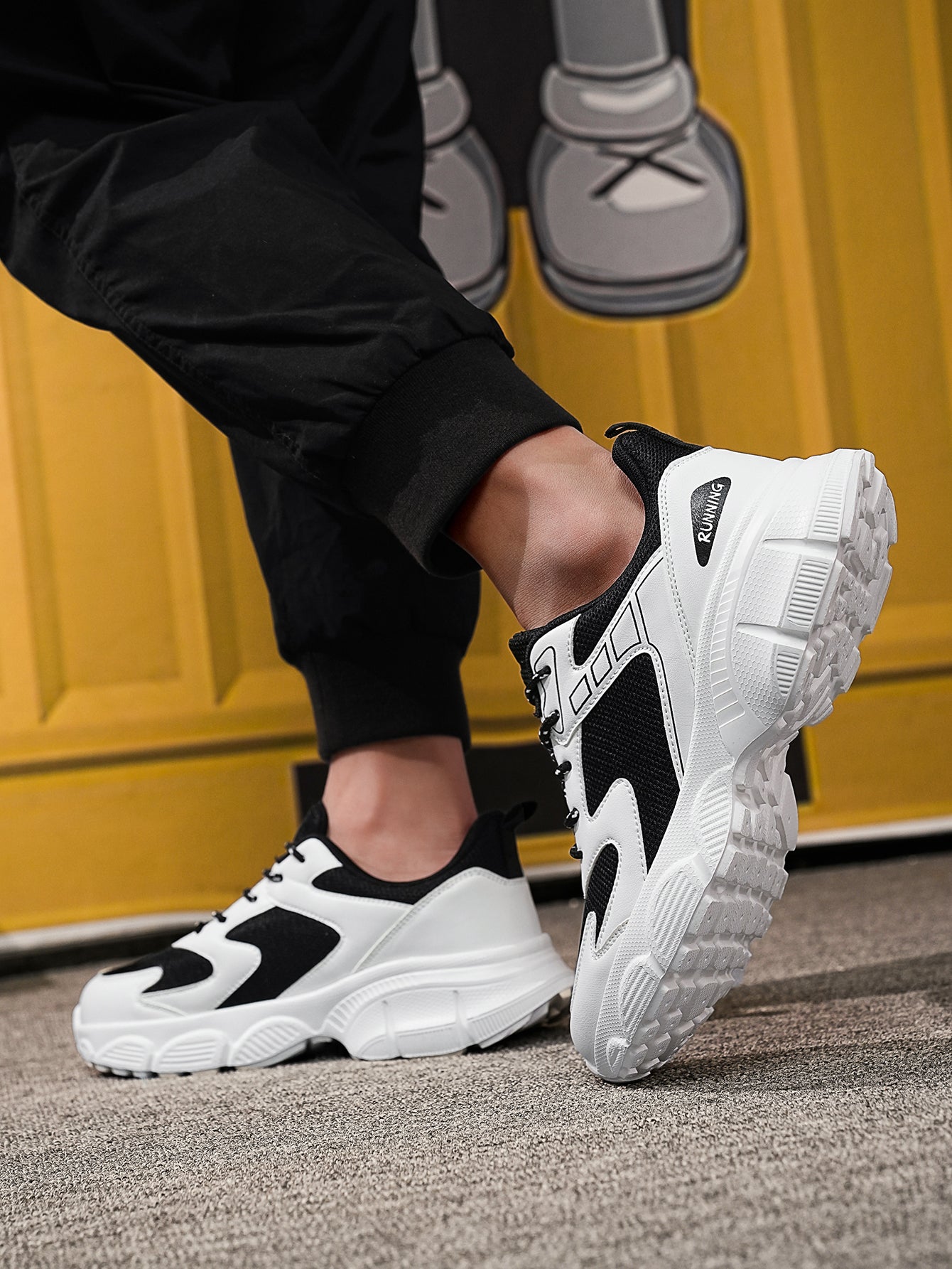 Men's Black White Chunky Sole Dad Sneakers Fashion Casual Comfortable Platform Running Shoes