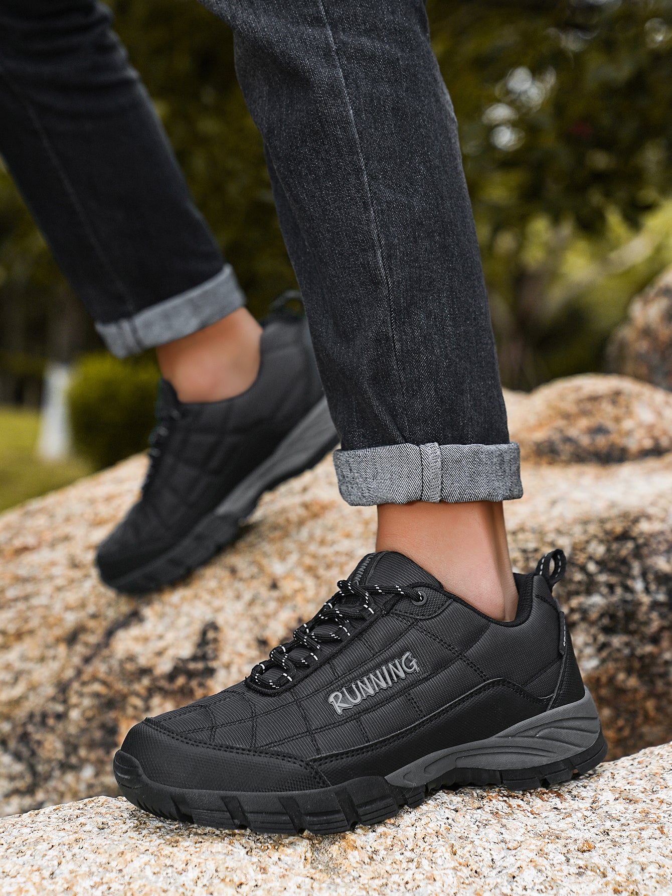 Men's Lightweight Waterproof Outdoor Hiking Shoes - Non-Slip Wear-Resistant Trekking Sneakers with Shock-Absorbing Sole, Breathable Fabric Upper for Daily Commute, Trail Walking & Casual Outdoor Adventures