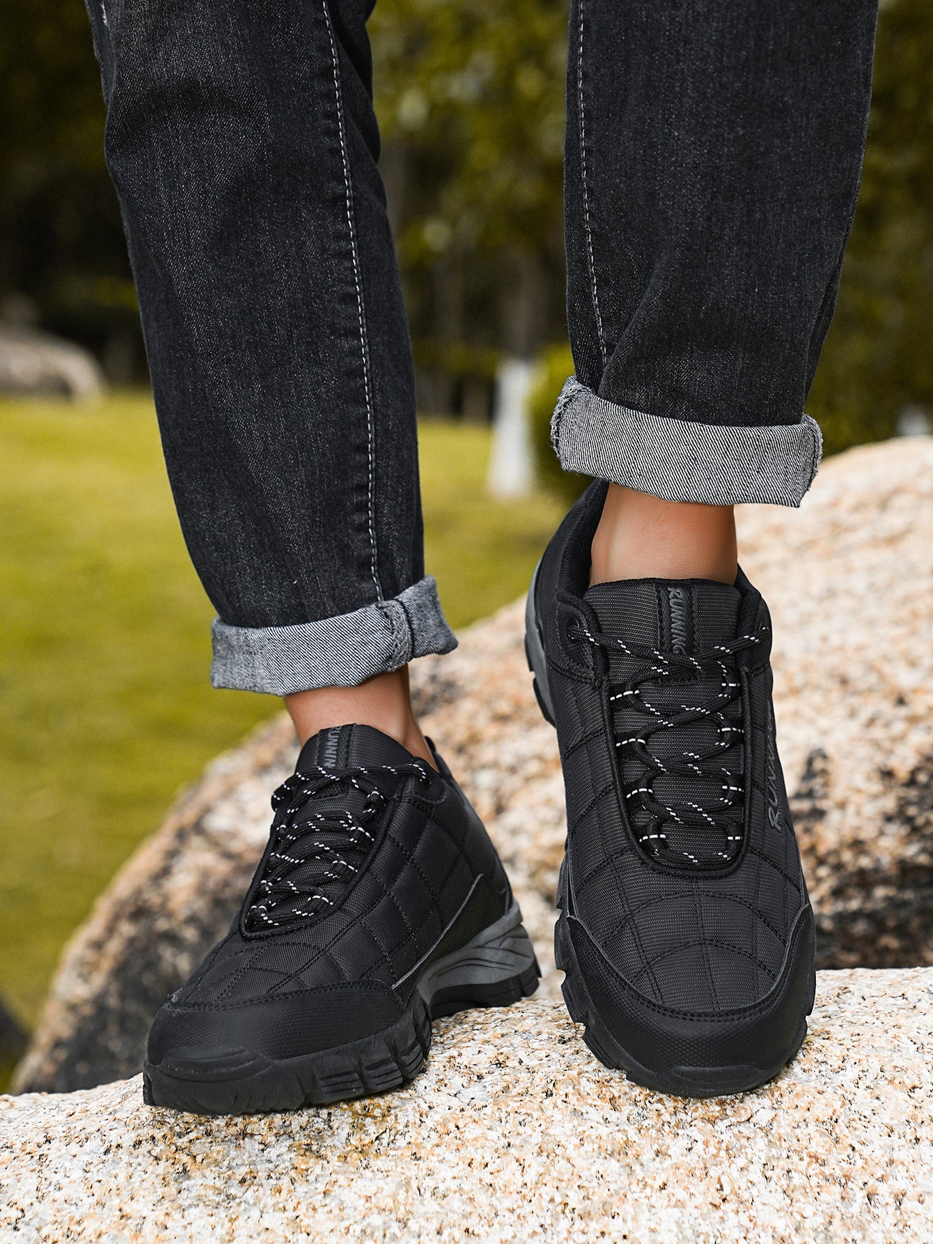 Men's Lightweight Waterproof Outdoor Hiking Shoes - Non-Slip Wear-Resistant Trekking Sneakers with Shock-Absorbing Sole, Breathable Fabric Upper for Daily Commute, Trail Walking & Casual Outdoor Adventures