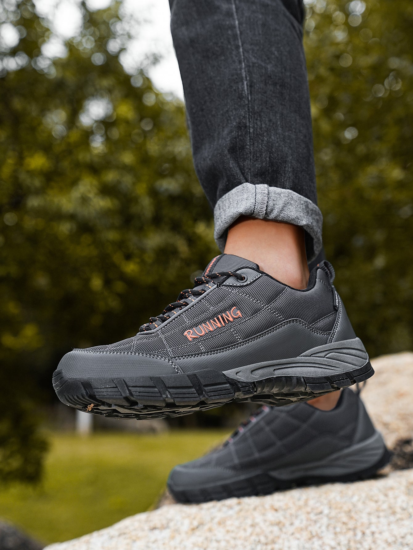 Men's Lightweight Waterproof Outdoor Hiking Shoes - Non-Slip Wear-Resistant Trekking Sneakers with Shock-Absorbing Sole, Breathable Fabric Upper for Daily Commute, Trail Walking & Casual Outdoor Adventures