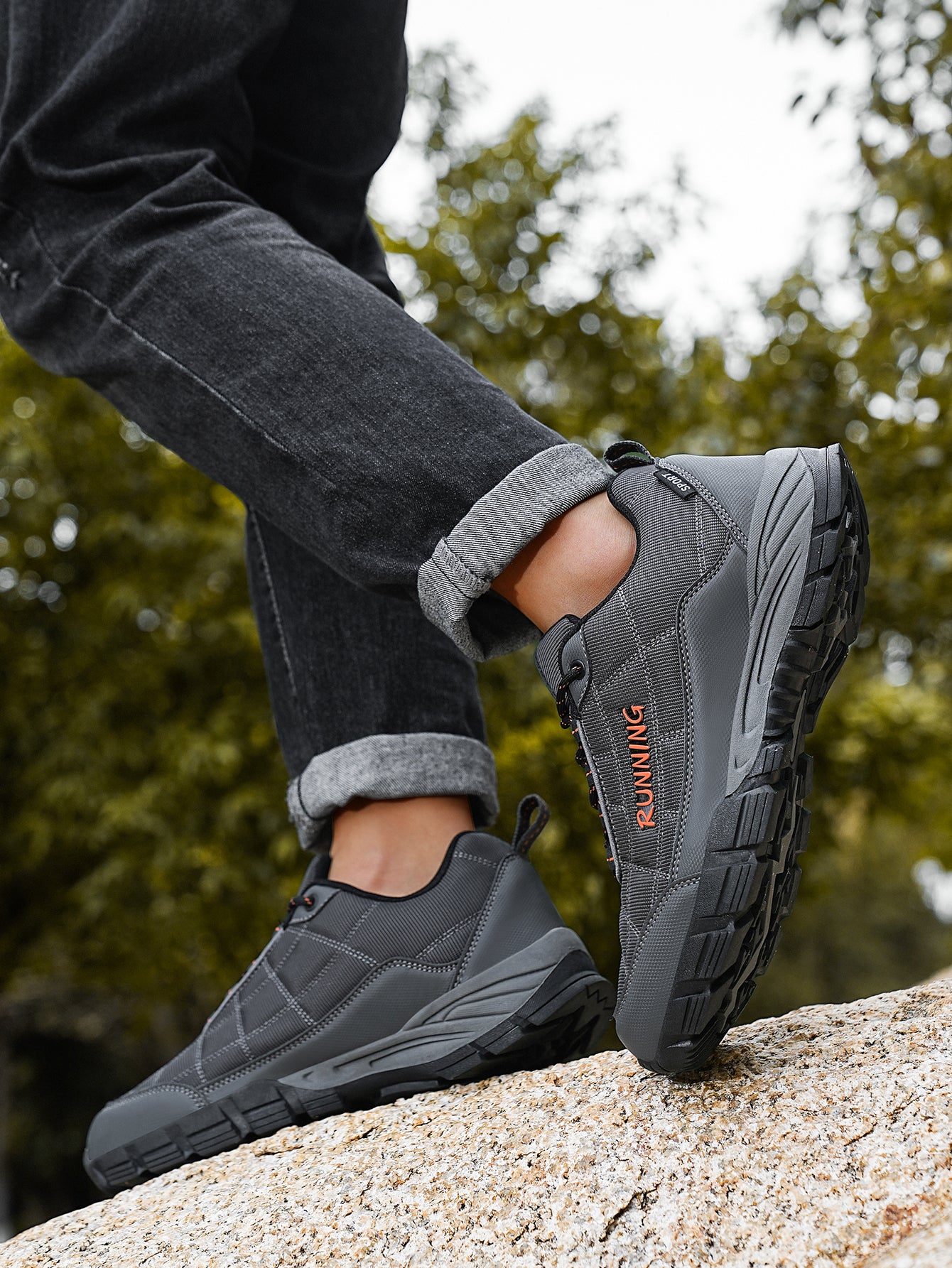 Men's Lightweight Waterproof Outdoor Hiking Shoes - Non-Slip Wear-Resistant Trekking Sneakers with Shock-Absorbing Sole, Breathable Fabric Upper for Daily Commute, Trail Walking & Casual Outdoor Adventures