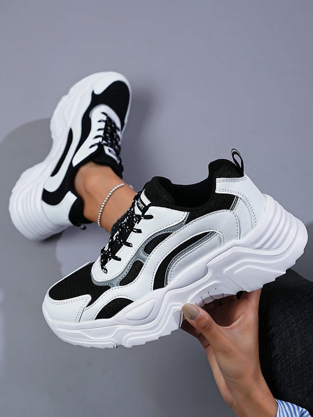 2025 Youth Women's Comfortable Anti-Slip Durable Hiking Shoes Outdoor Breathable Casual Women's Sports