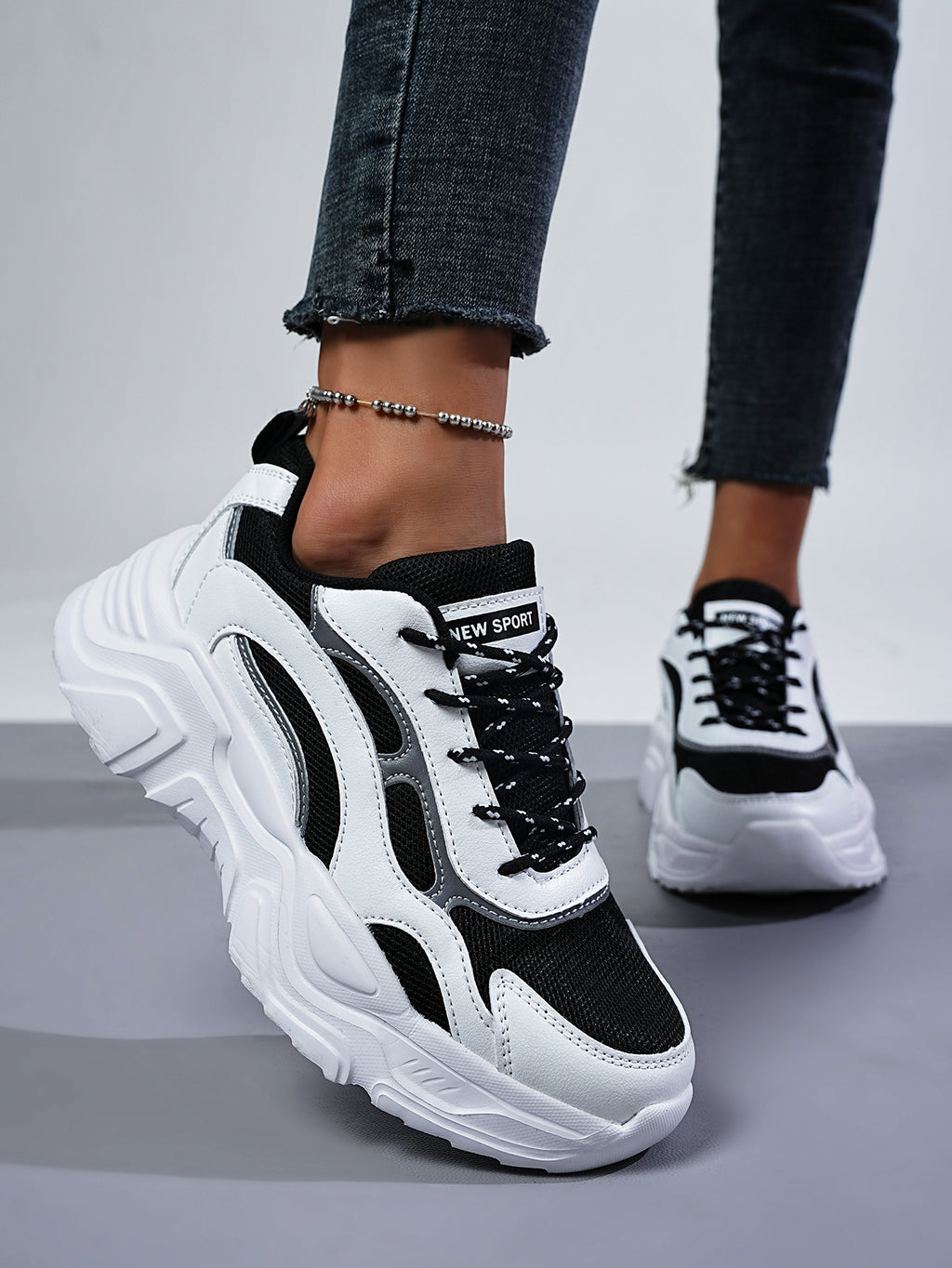 2025 Youth Women's Comfortable Anti-Slip Durable Hiking Shoes Outdoor Breathable Casual Women's Sports