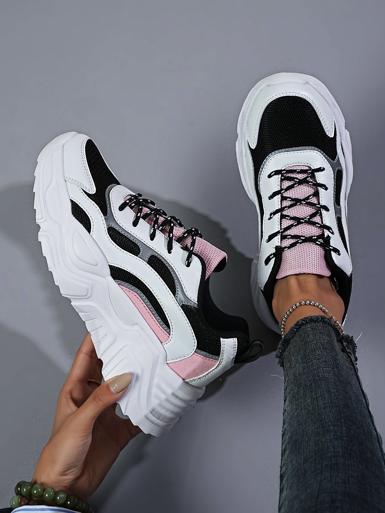 2025 Youth Women's Comfortable Anti-Slip Durable Hiking Shoes Outdoor Breathable Casual Women's Sports