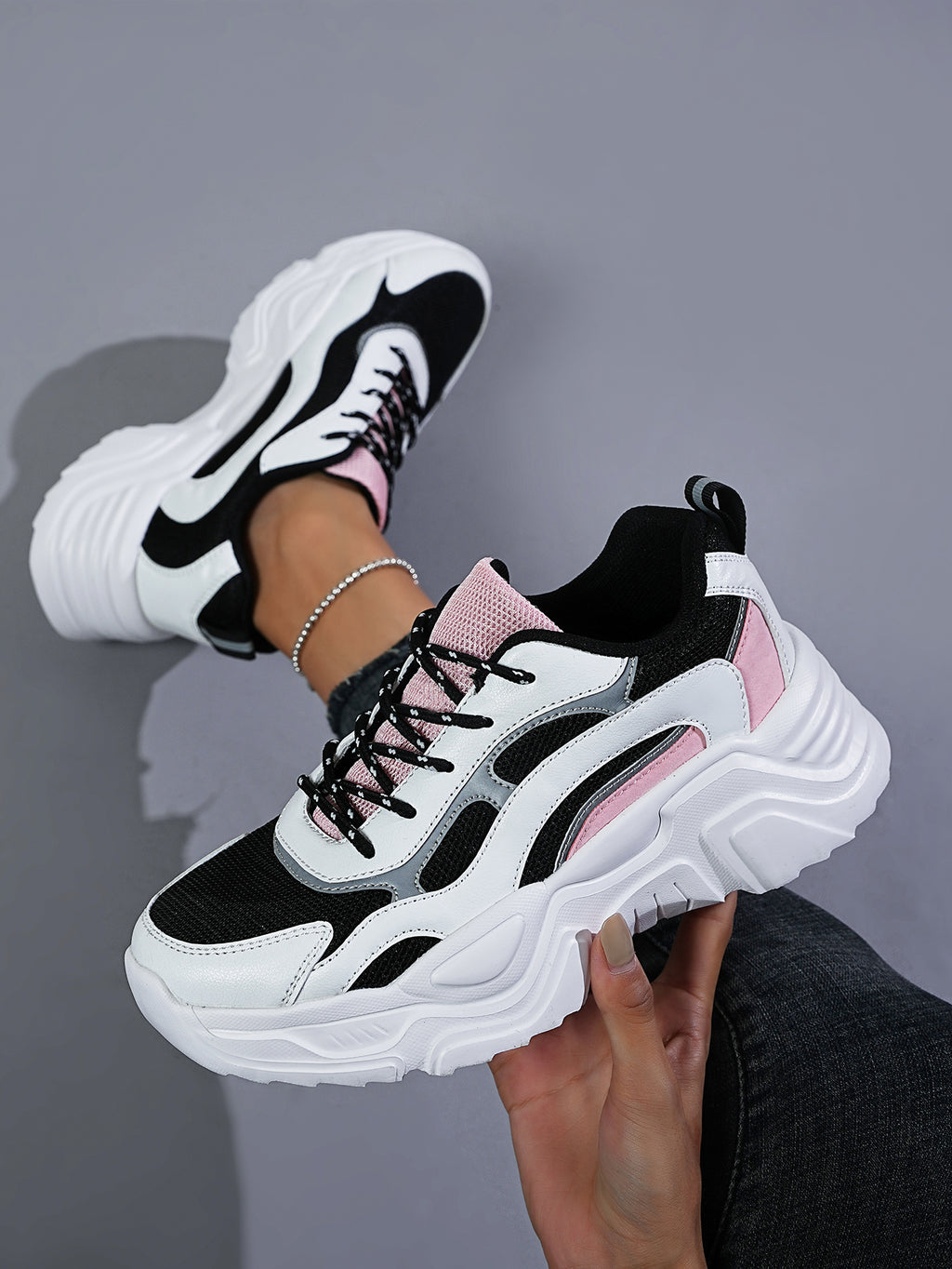 2025 Youth Women's Comfortable Anti-Slip Durable Hiking Shoes Outdoor Breathable Casual Women's Sports