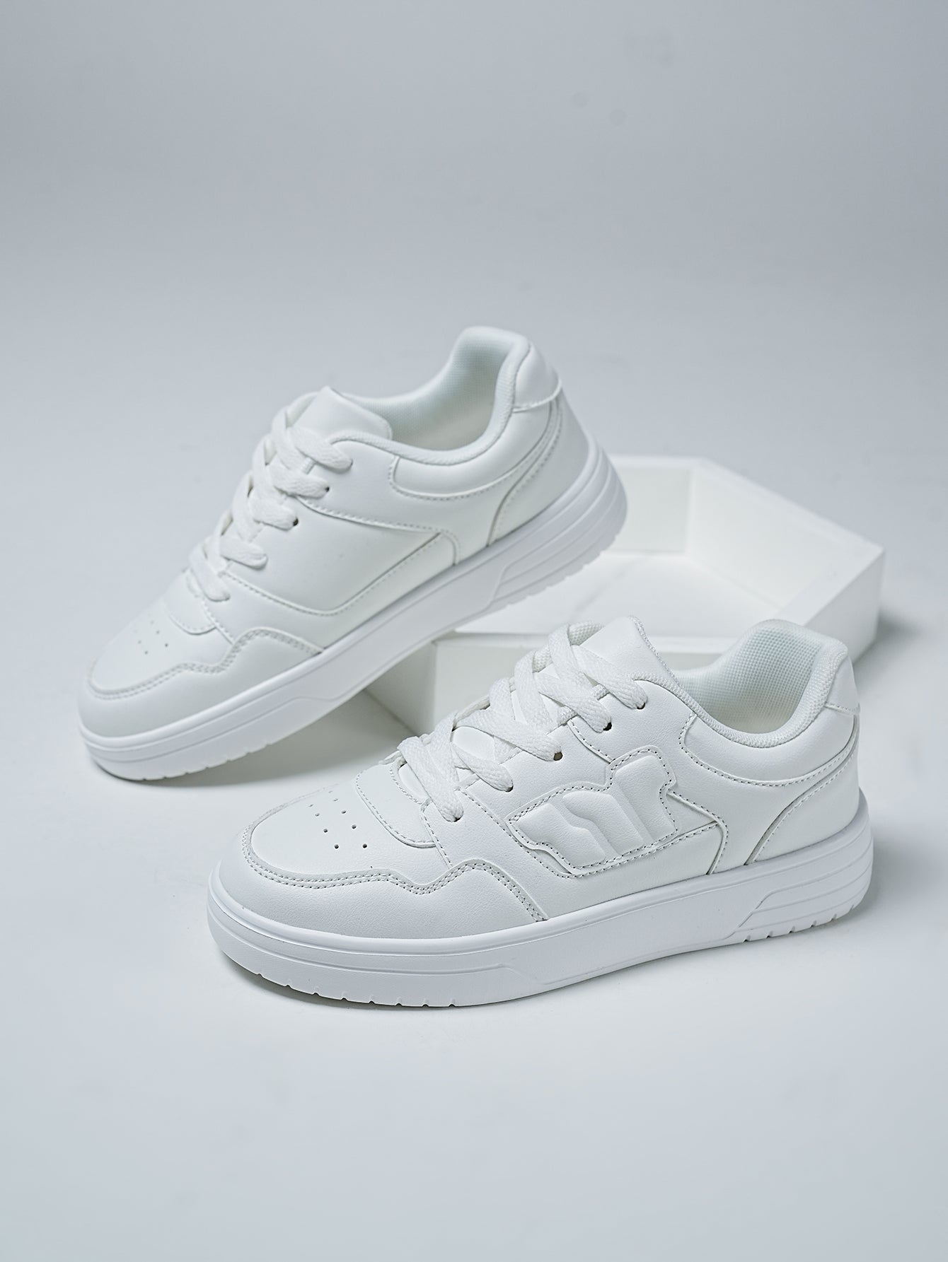 2025 Youth Women's Comfortable EVA Bottom Slip-Resistant Durable Hiking Sports Shoes Outdoor Breathable Casual Women' Sports Shoes