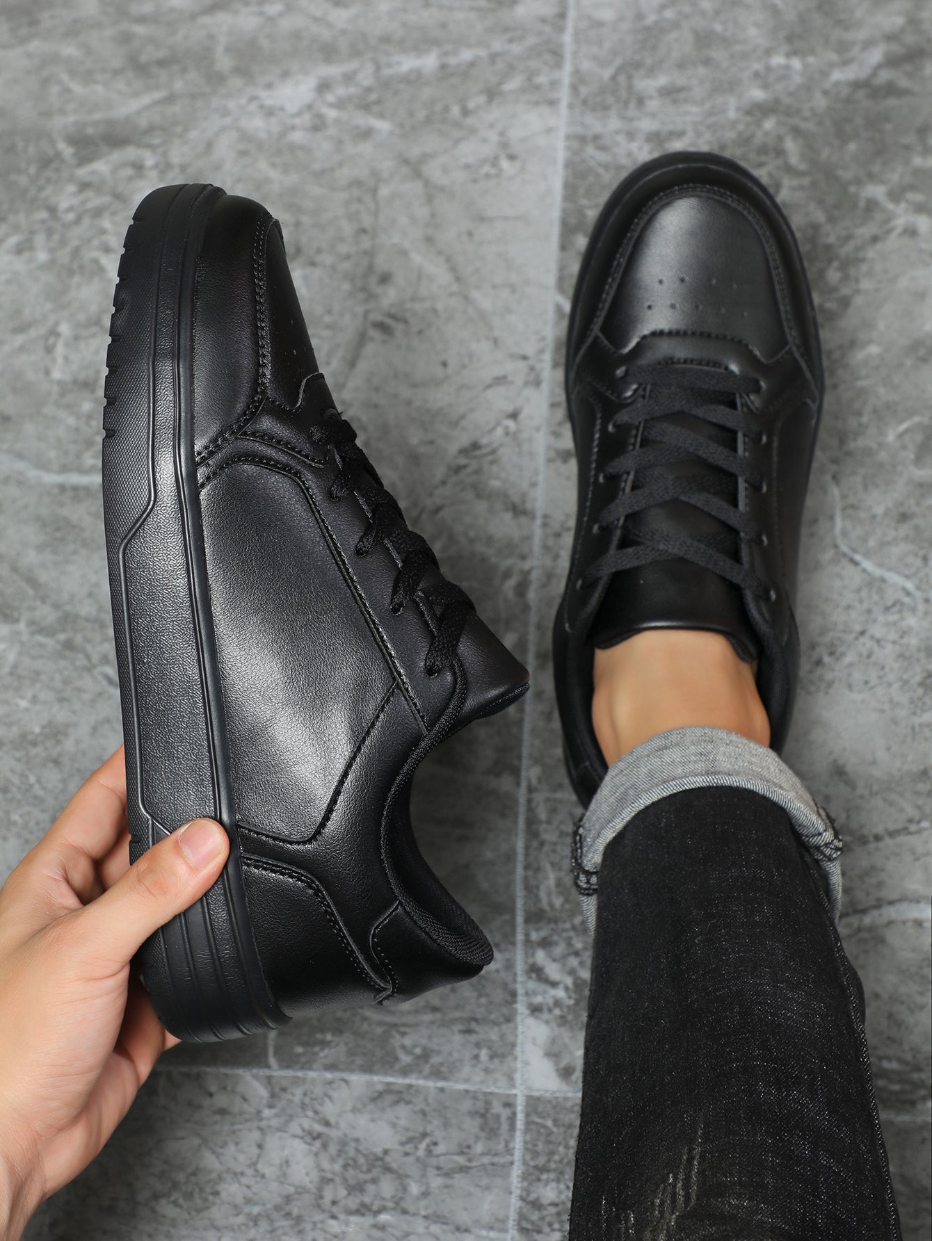 Minimalist White Leather Lace-Up Sneakers - Casual Comfortable Low-Top Fashion Trainers for Daily Wear