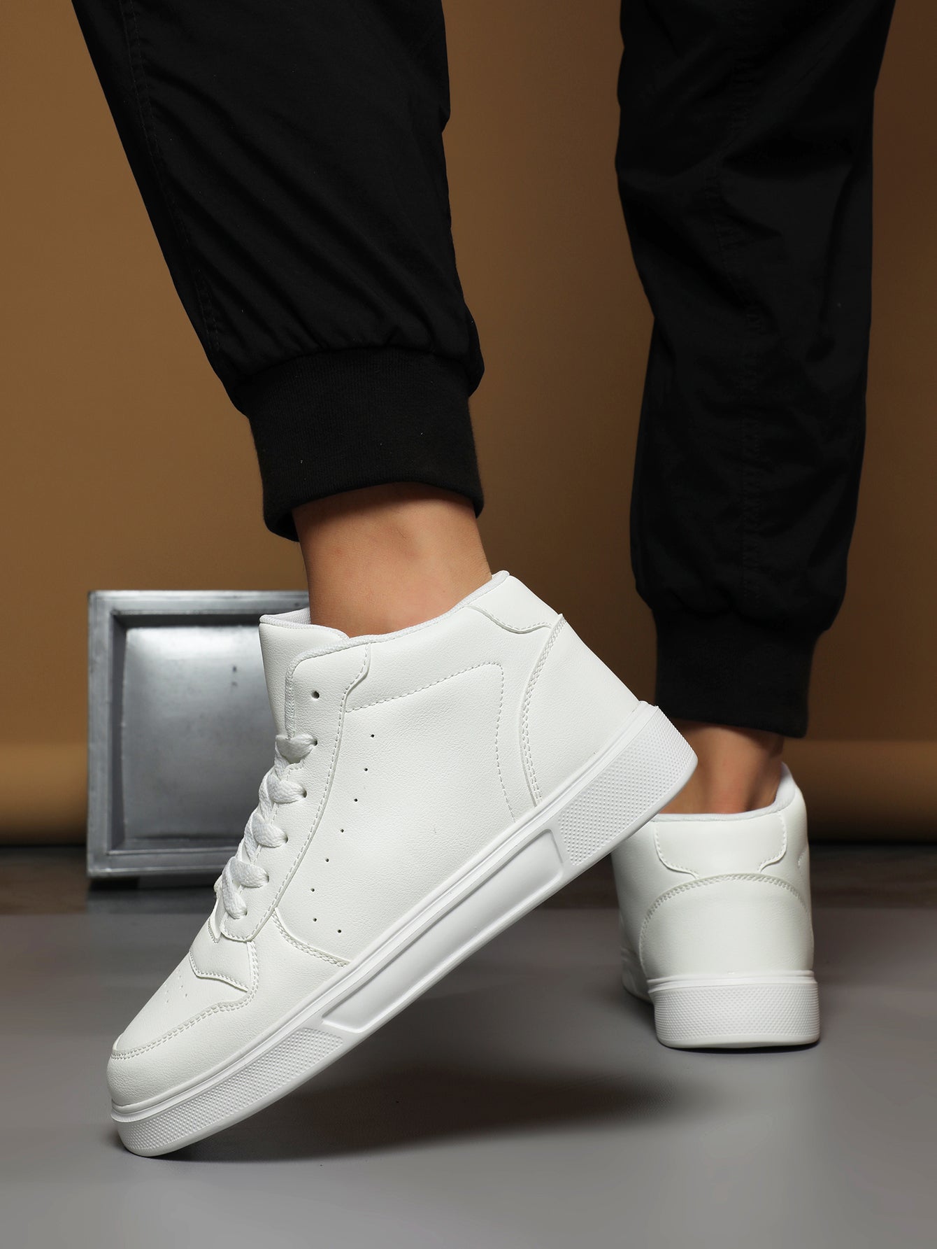 Men's High Top Sneakers Fashion Casual Leather Shoes - Black & White Stylish Comfortable Sneakers with Lace-Up Design for Daily Wear, Street Style & All-Match Outfits