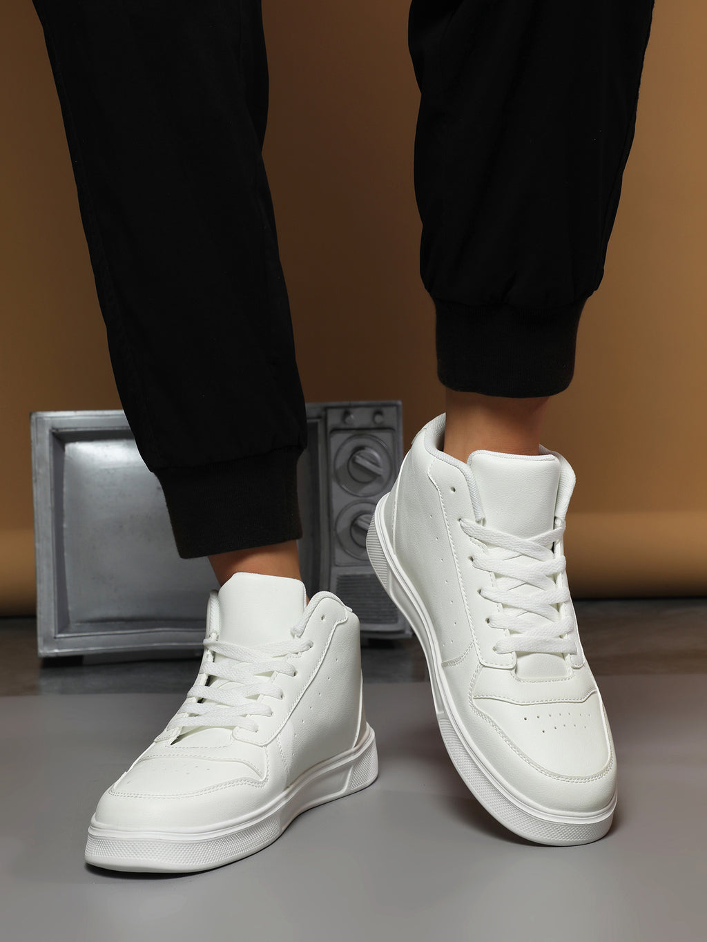 Men's High Top Sneakers Fashion Casual Leather Shoes - Black & White Stylish Comfortable Sneakers with Lace-Up Design for Daily Wear, Street Style & All-Match Outfits